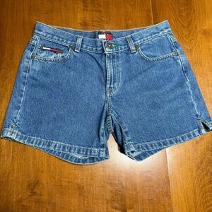 Tommy Hilfiger Y2K Classic Fit High Rise Medium Wash Denim Jean Shorts Size 9